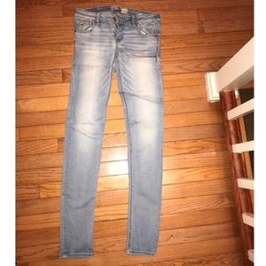 Hollister Light Wash Skinny Jeans size 5-Long (27)